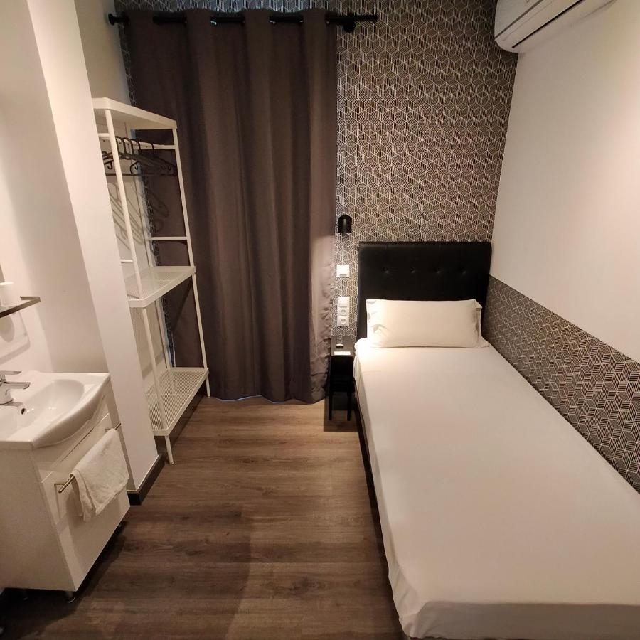Room Pride Madrid Exterior photo