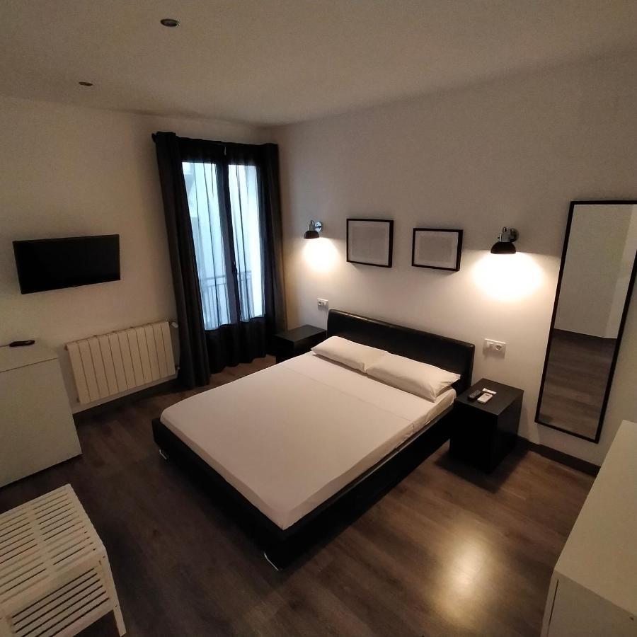 Room Pride Madrid Exterior photo
