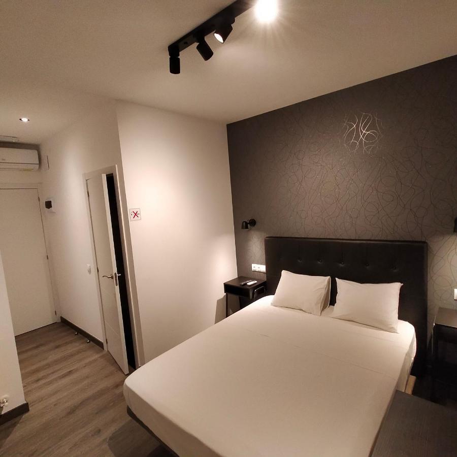 Room Pride Madrid Exterior photo