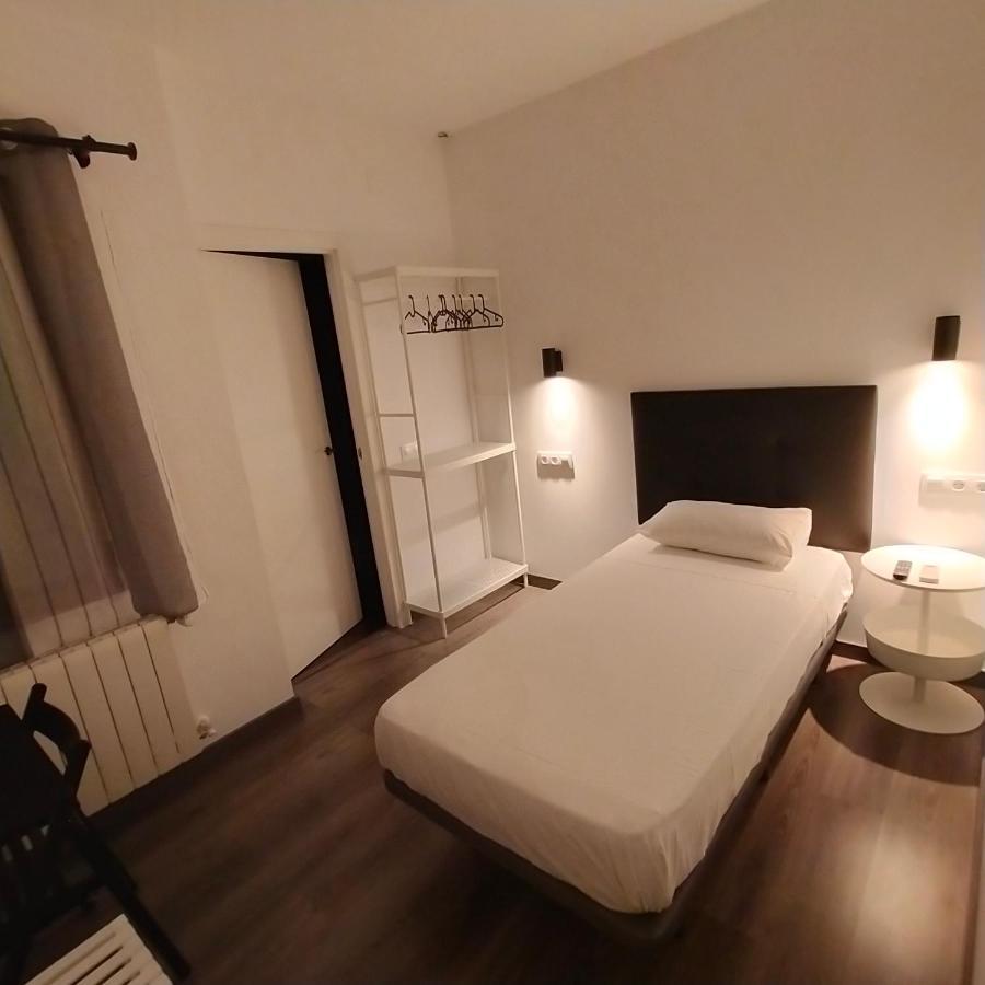 Room Pride Madrid Exterior photo